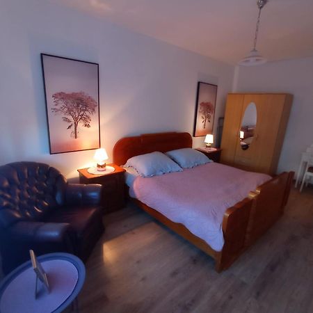 Tesla Apartment Split Luaran gambar